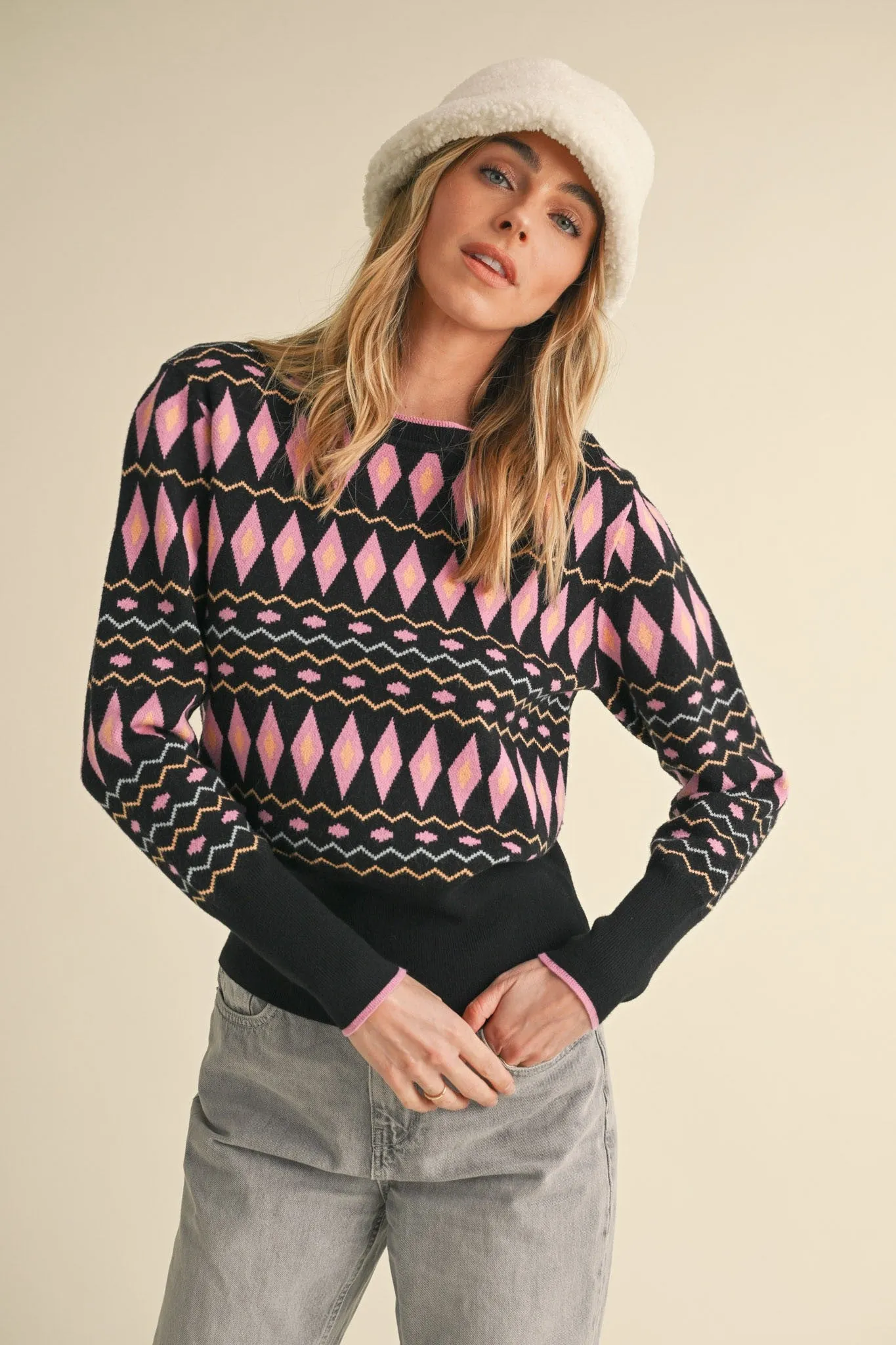 GEOMETRIC PRINT SWEATER