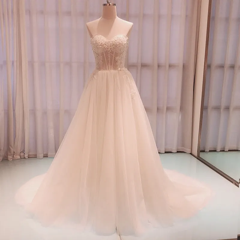 Gorgeous Appliques Court Train A-Line Wedding Dress Luxury Strapless Backless Bridal Gown