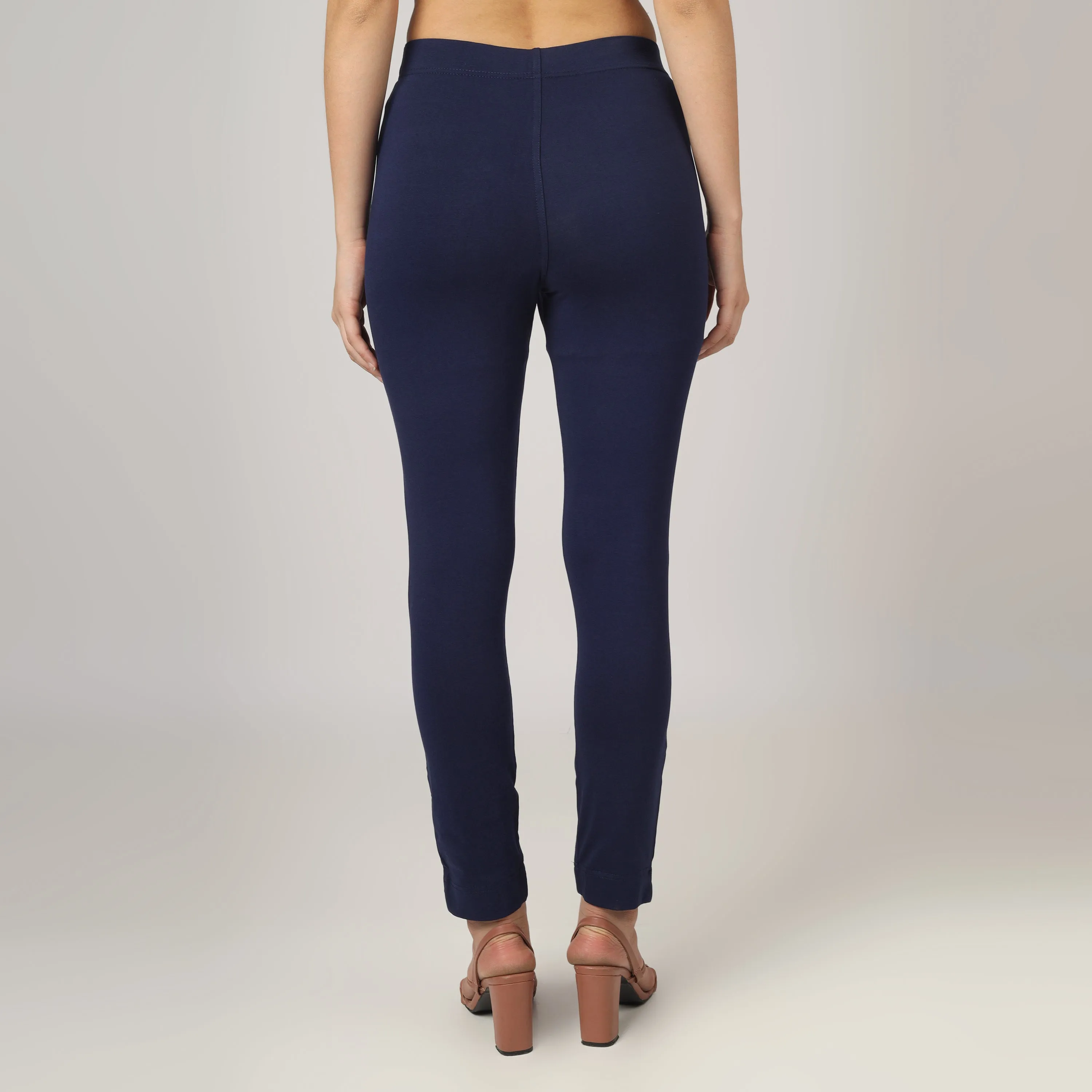 On & On Women Straight Pant