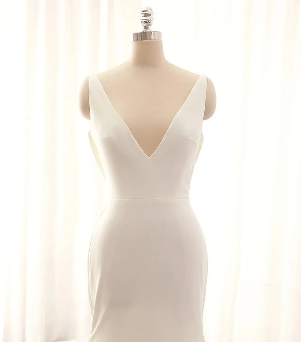 Women's V-Neck Backless Wedding Dress